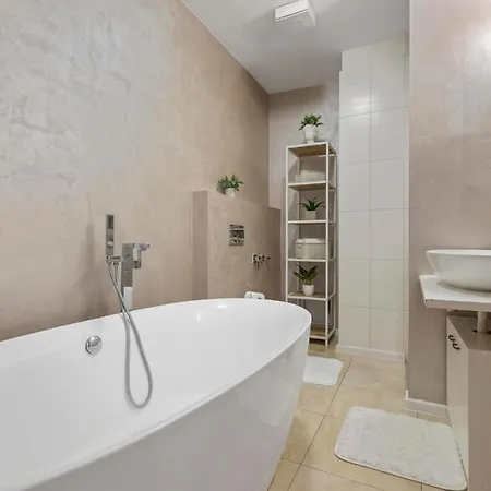 Apartament Urban Elegance Retreat Bratysława Zewnętrze zdjęcie